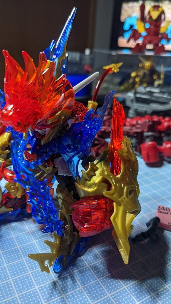 工作はしてないのですが、腕とか脚は干渉しやすいので、余ってるコイツとプラパイプを使って、手足の延長はしました!