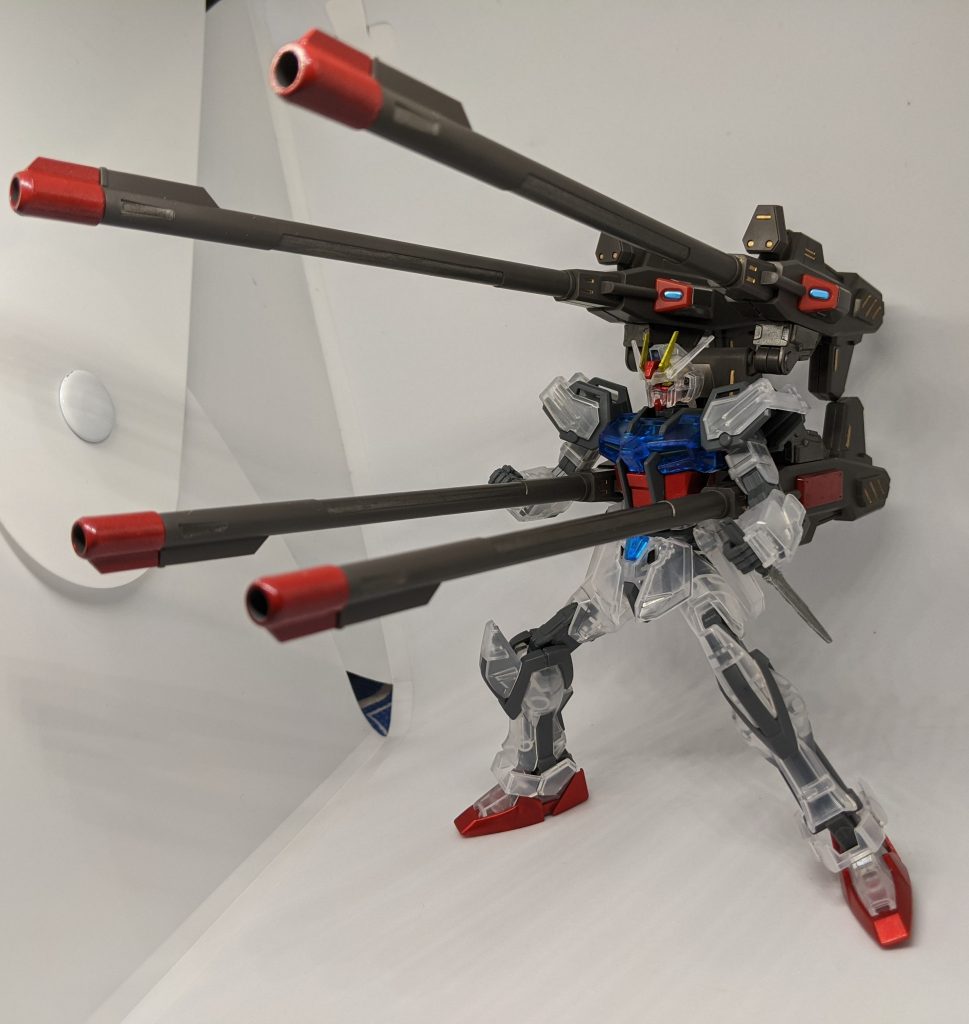 因みにEG ストライクガンダムにも装備可能、意外と似合わなくもないのが何とも…