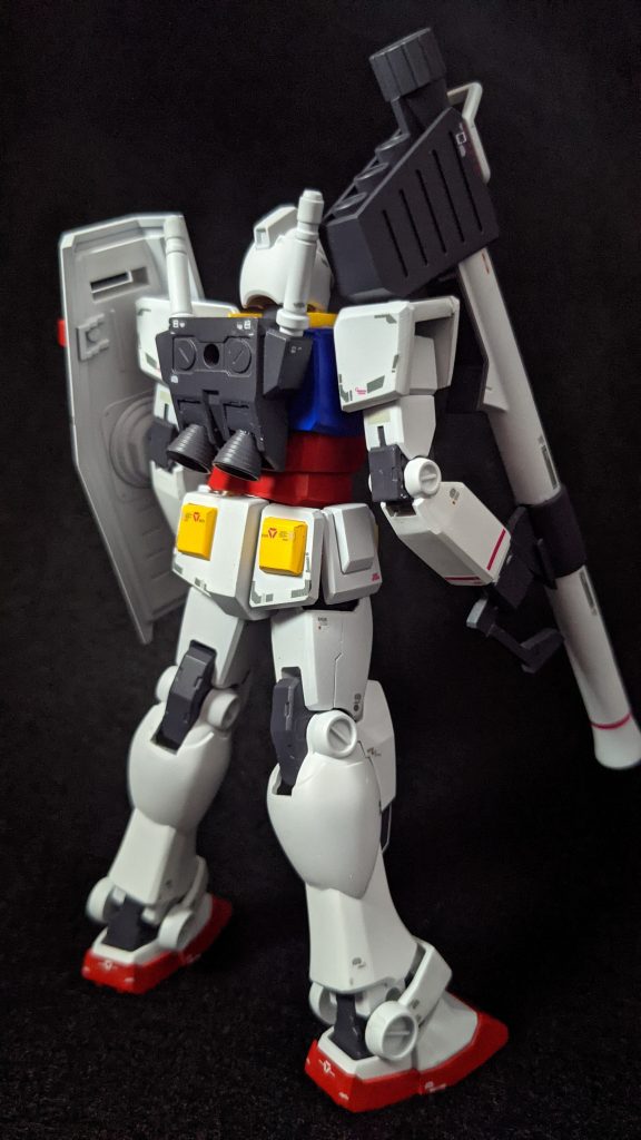 デカールはRGガンダムのを設定にそって貼りました!