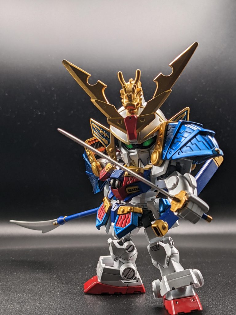 武者ゼータガンダム単体。原作にはない馬メカ降りた状態ですね🤭塗装は鎧　　　メタリックカラー＋クリアカラー本体　　ノーマルカラー白全般　下地白からのパールシルバーてな感じにしてみました。写真では伝わりにくいですが、かなりテカってます🤣