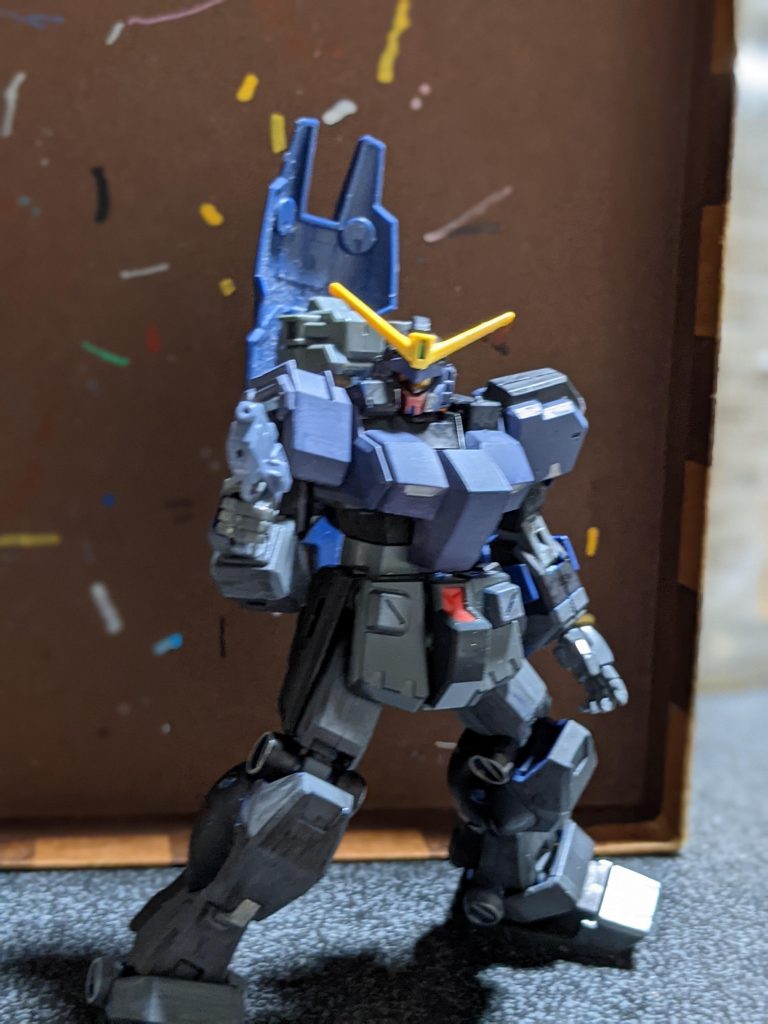 基本兵装シールド打突スモールシールドショートビームガン右肩部と胸部に追加装甲パット見グスタフカールに見えるのは私だけでしょうか？