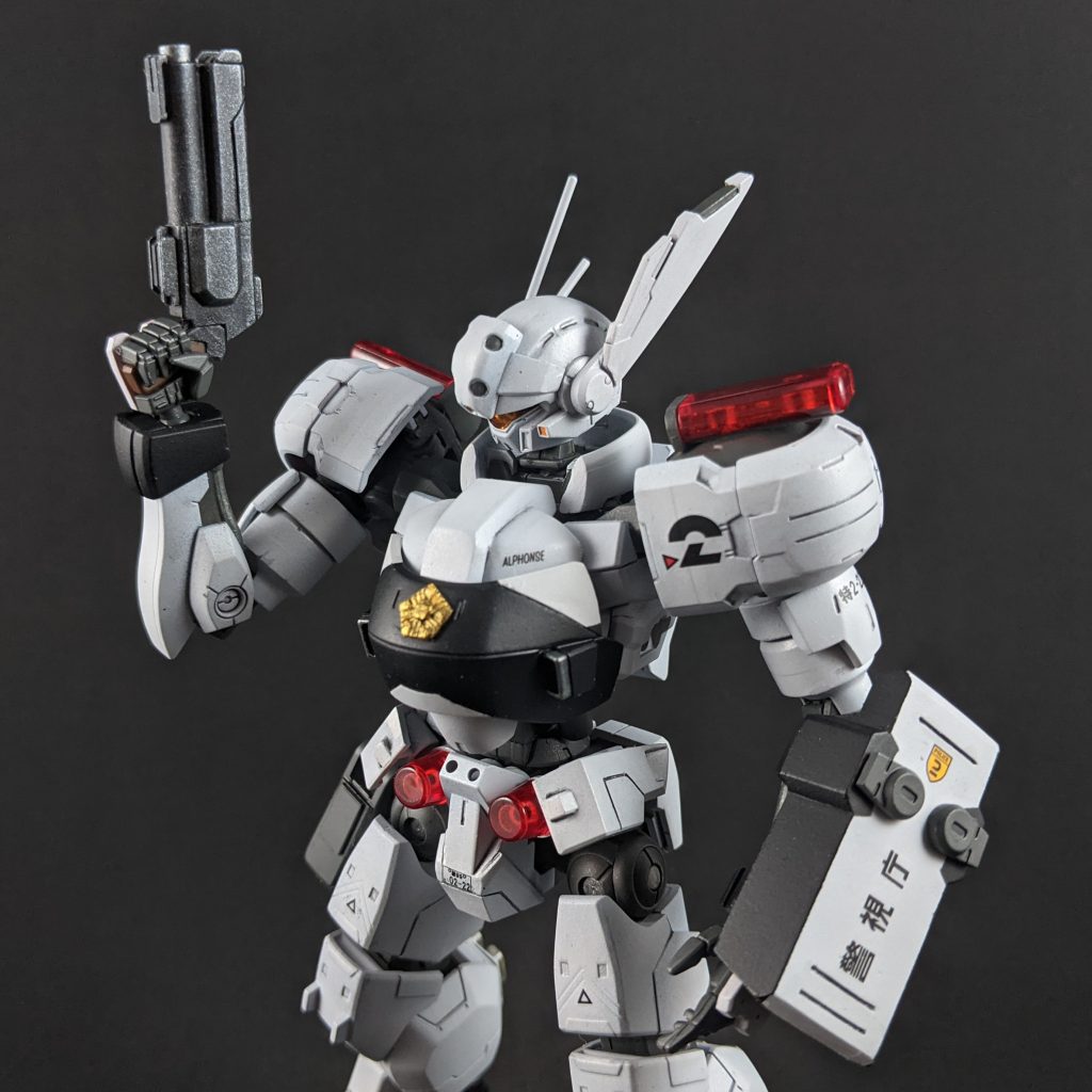 I used a set of waterslide decals from the Moderoid Patlabo model kit. I think it's important to achieve the look of Ingram.