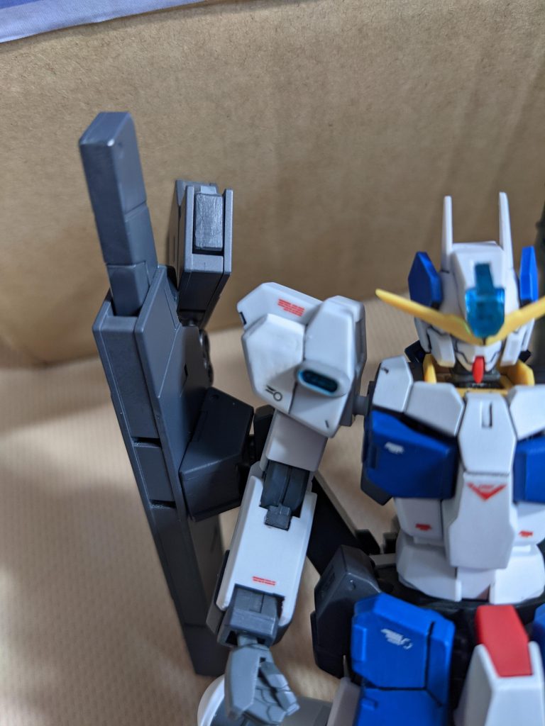 失敗したなーと思った例。いや段落ち処理汚いのも失敗ですが。肩の白は今回筆塗りです。厚塗りしすぎました。ヤスって大人しくさせたかったんですが塗りムラがまたなんとも。白の塗装は苦手なんです。こうはならないようにお気をつけください。