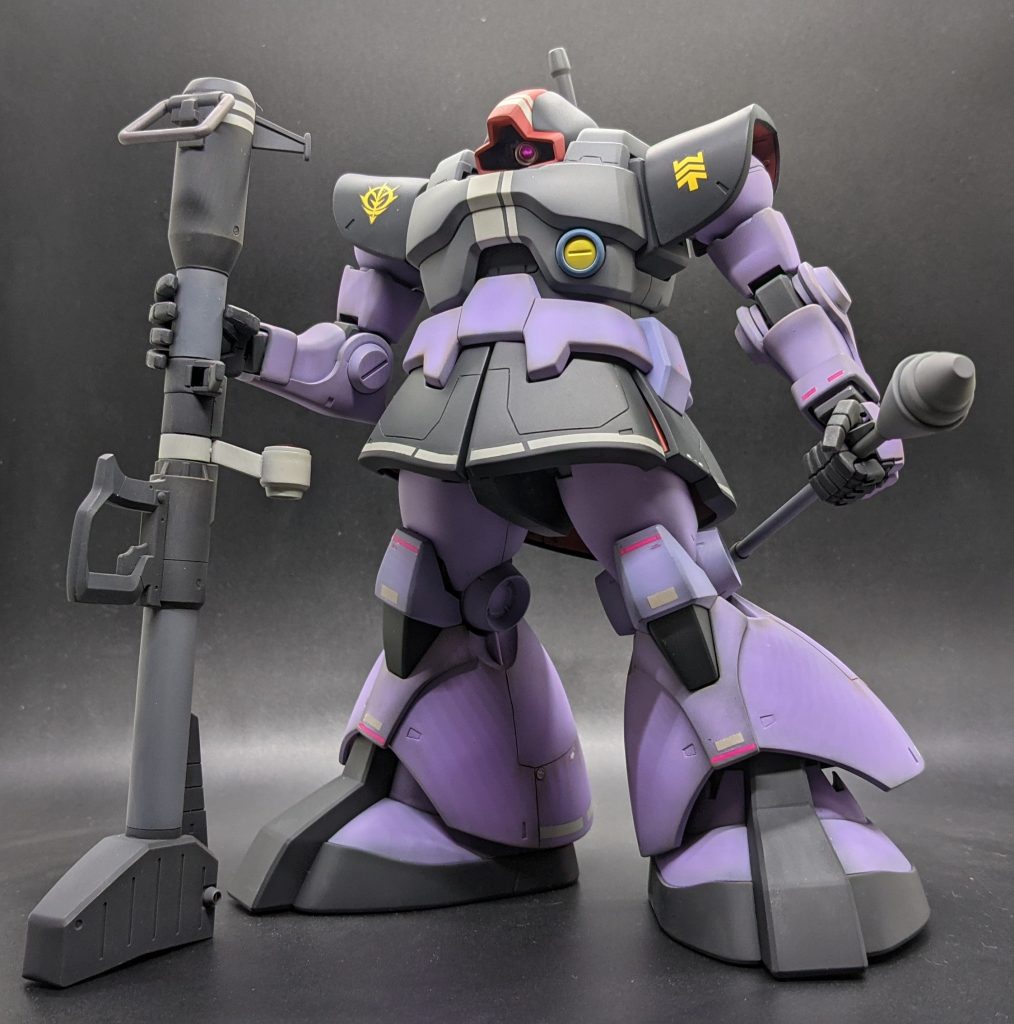 ジャイアント・バズこちらも色分けを施し、スコープ部と周りを塗り分け。本体の暗めからあえて白系の色をチョイスしております。