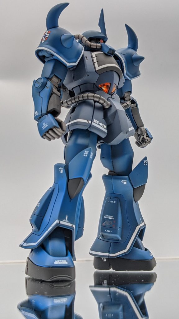 初めてグフを作りましたが、カッコイイですね!ザクなんかも作ったことがないので、一度作ってみたいと思いました!