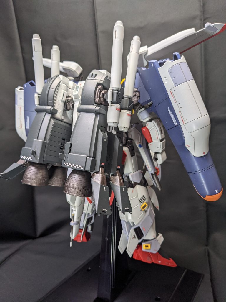 バックショット。なんせでかい、重い。眺めててニヤニヤが止まらないの久々ですw