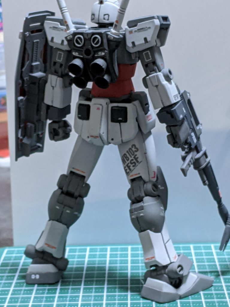 バーニア増設、腰アーマー前後左右延長カラーリングは、好みでオリジナルG3ロールアウトカラーみたいになってしまいました(汗)