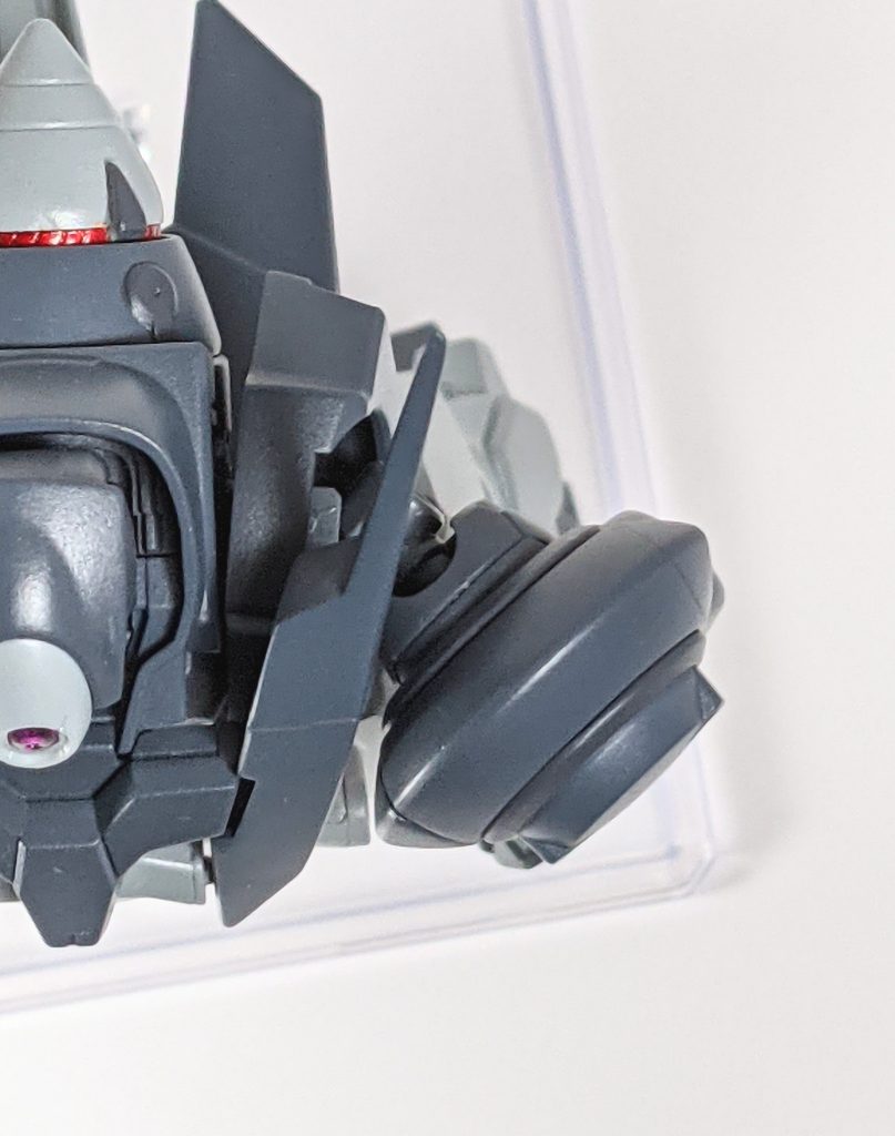 前方へ大きく引き出せます。