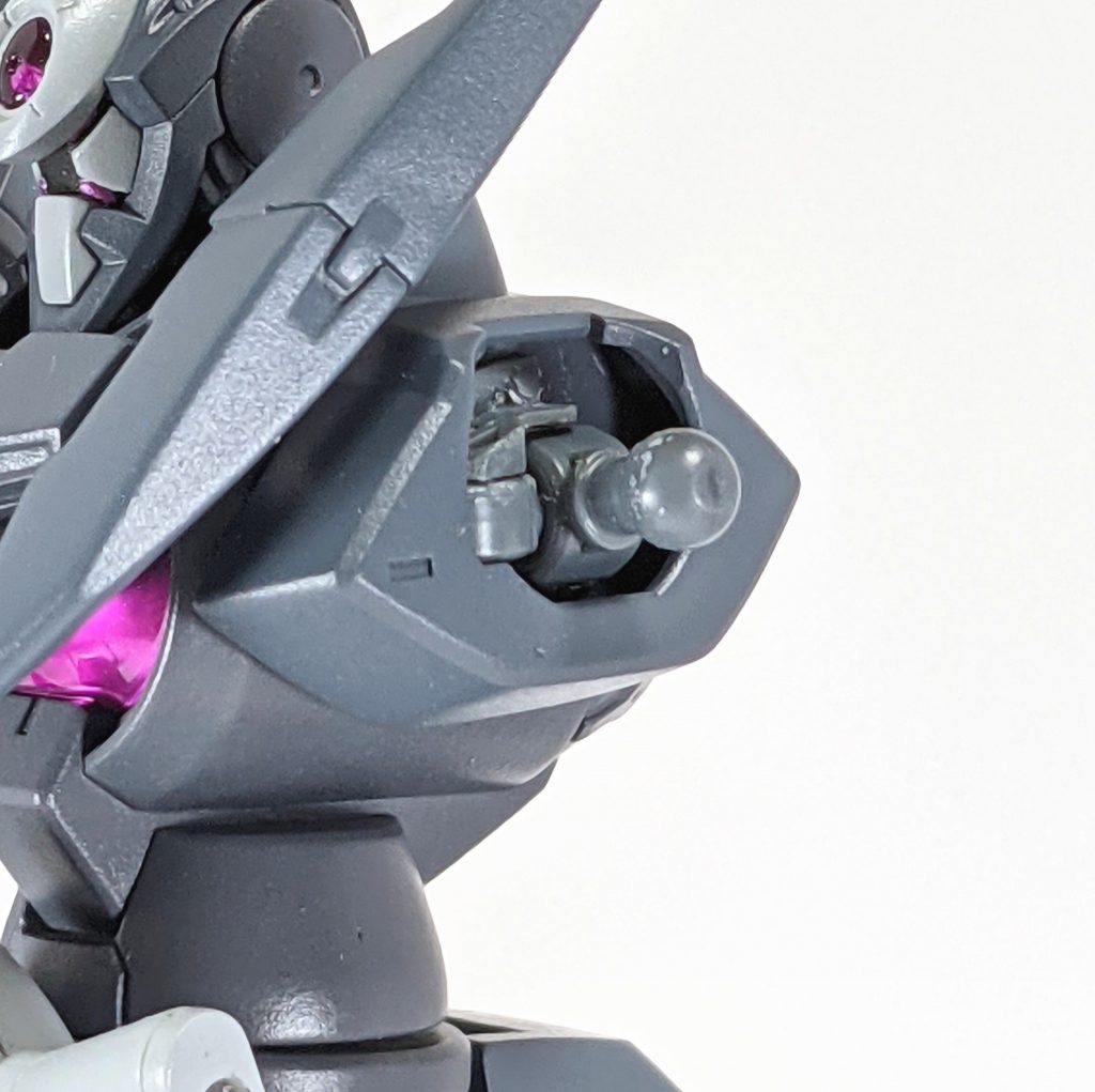 関節は主に上半身に手を加えています。肩はHGCEデスティニーの関節を移植してます。