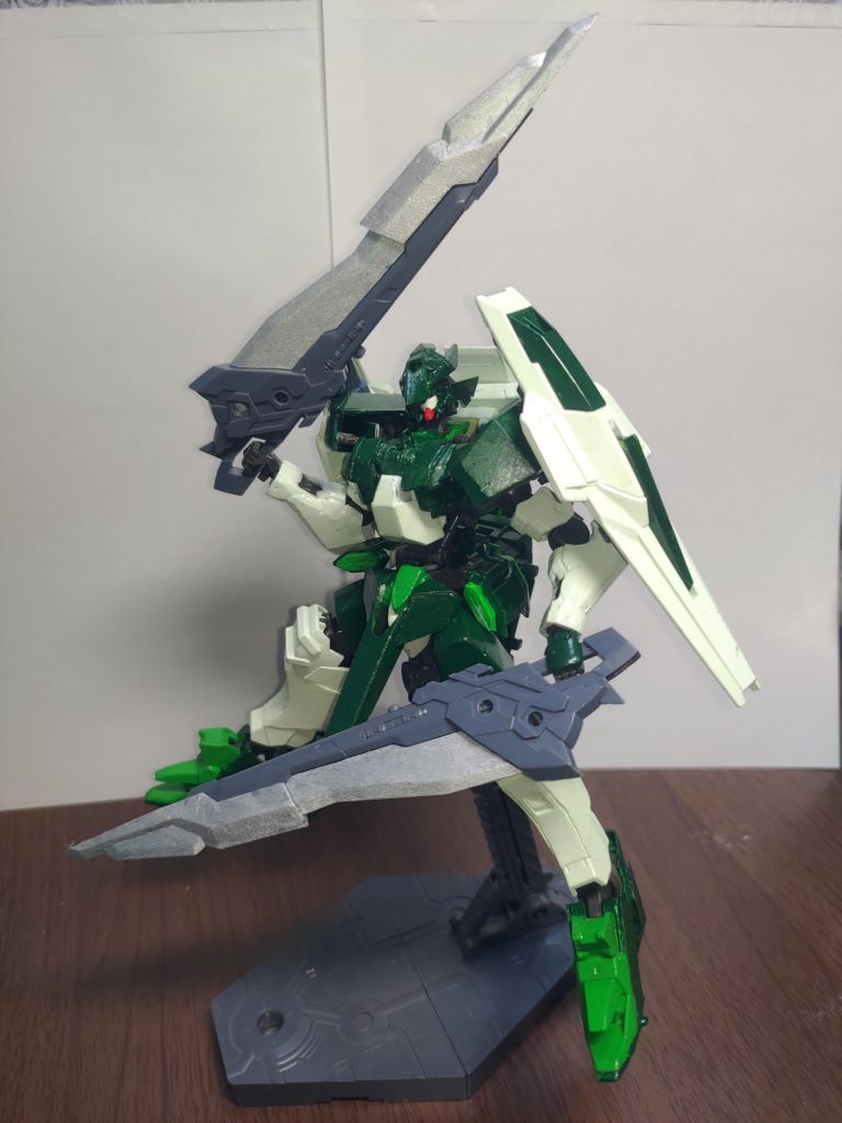 ベリアルナイフを差し込むことでベリアルガンブレイドのブレイド形態になります。コトブキヤさんのウェポンセットを刃の部分を銀色に塗ってそのまま使ってます。