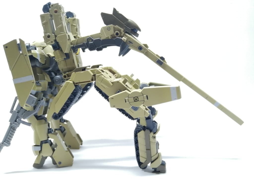 4本足、4本腕なので干渉しまくりです 