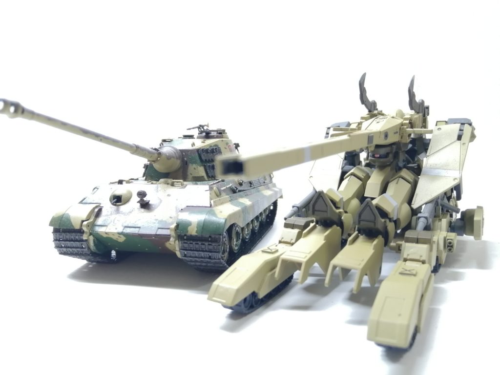 何となくTigerⅡ(1/72)とツーショット