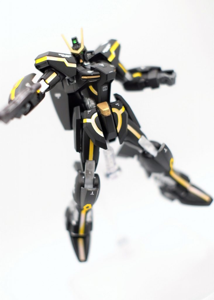 あんまり可動域が広くないのね。