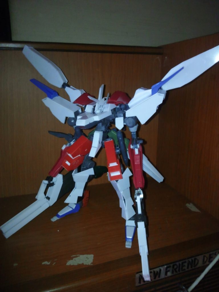 製作中の写真。白い部分はほぼプラ板です。