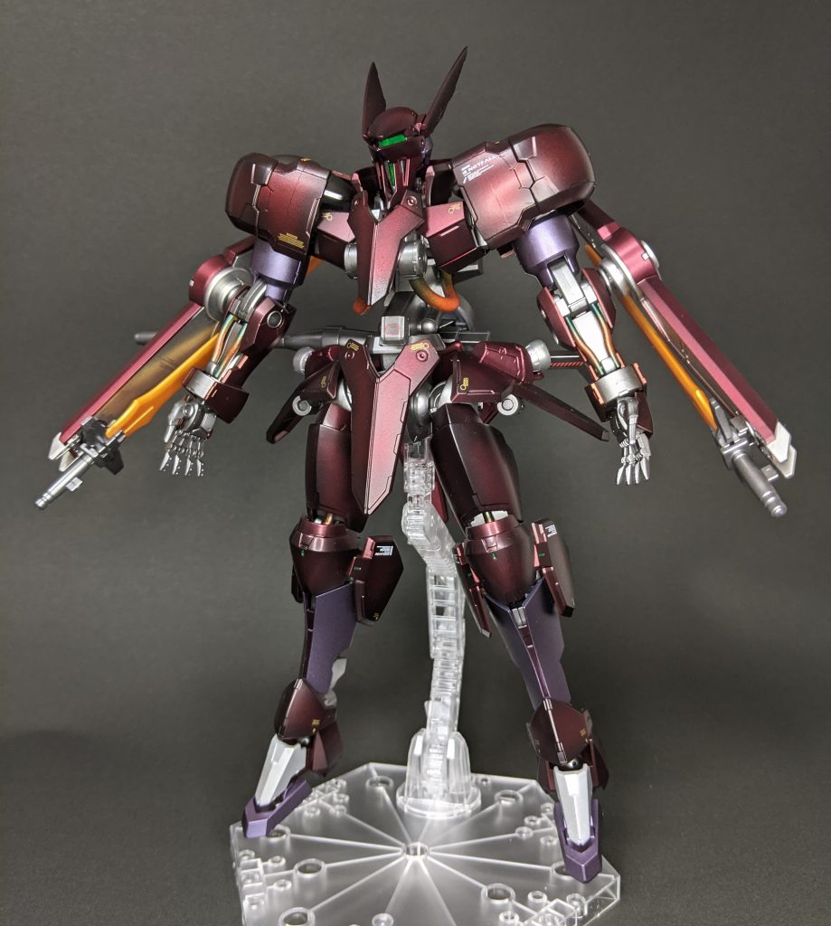 腰アーマーにバーニアを追加。実は下地をシルバーとゴールドで分けたのですが、、、あまり効果はなしでした、、。