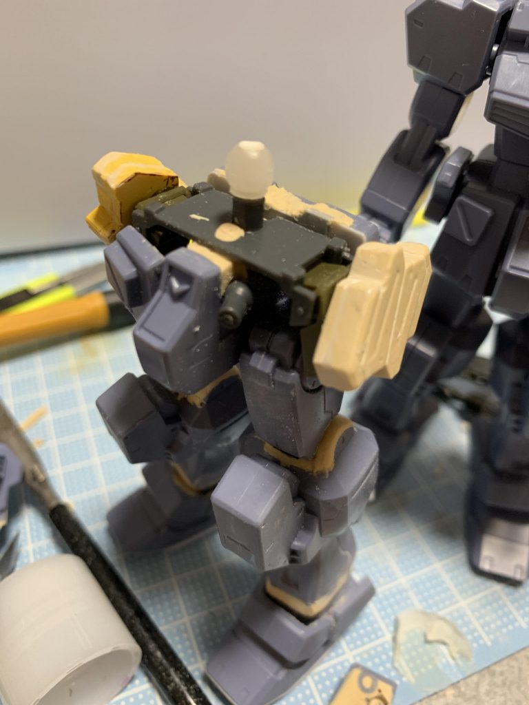 腰のサイドアーマー部分はロト（ツインパック）を流用。