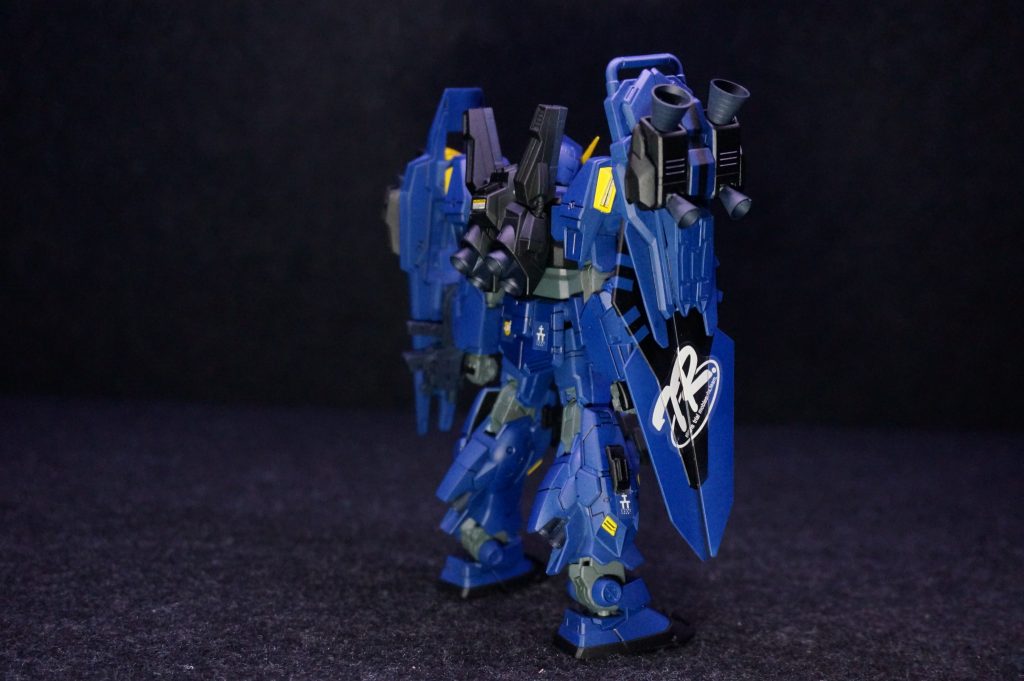 ヘイズルのシール(デカールではないw)があったのでオラオラと貼り付け