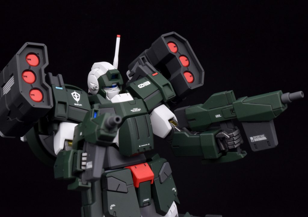 ドッズガンを2丁装備。カラーリングは機体に合わせたものに。