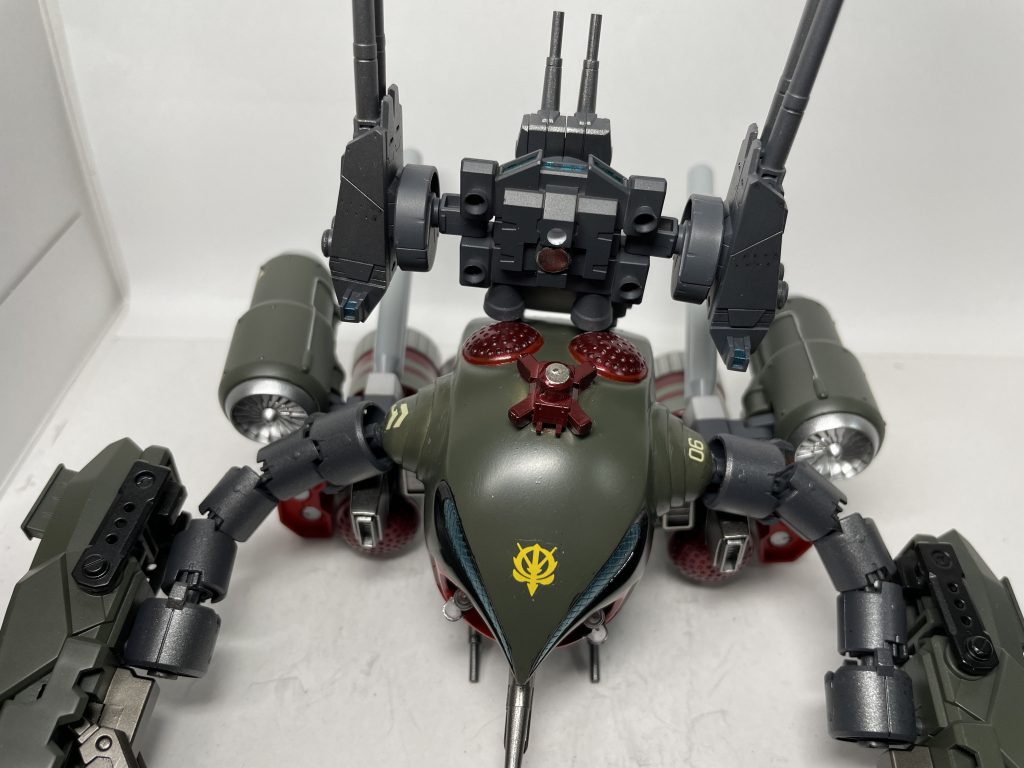 上の砲塔はネオジム磁石でくっついてます。