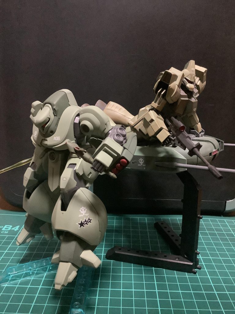 SFSなので他の機体を乗せることも可能です。潜水艇の様に潜航する事が出来ますが、空を飛ぶ事も可能です。ズサ、SFS共にコックピットがあるので、緊急時にはSFSで脱出する運用もありです。基本的には、ズサの方にパイロットが乗り、SFSはAIが機体を制御します。