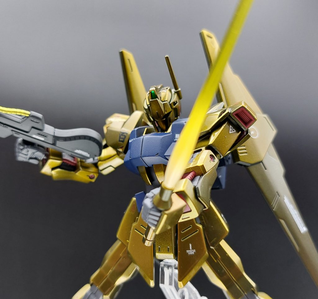 ビームサーベルをグラデーションで塗装して光ってるようにしました✨