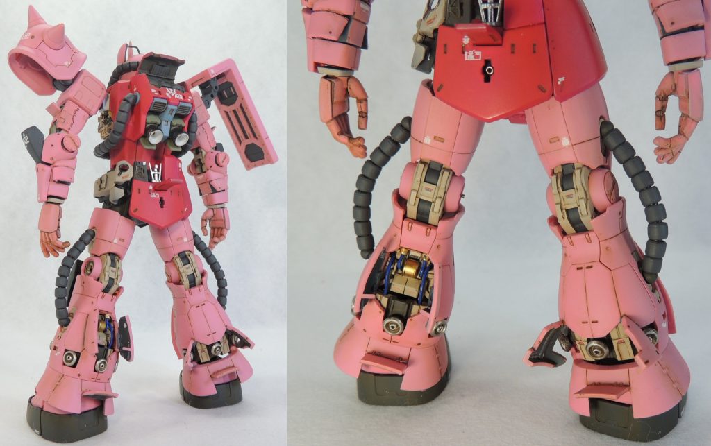 脚部は、左右で開口する部分を変えています。