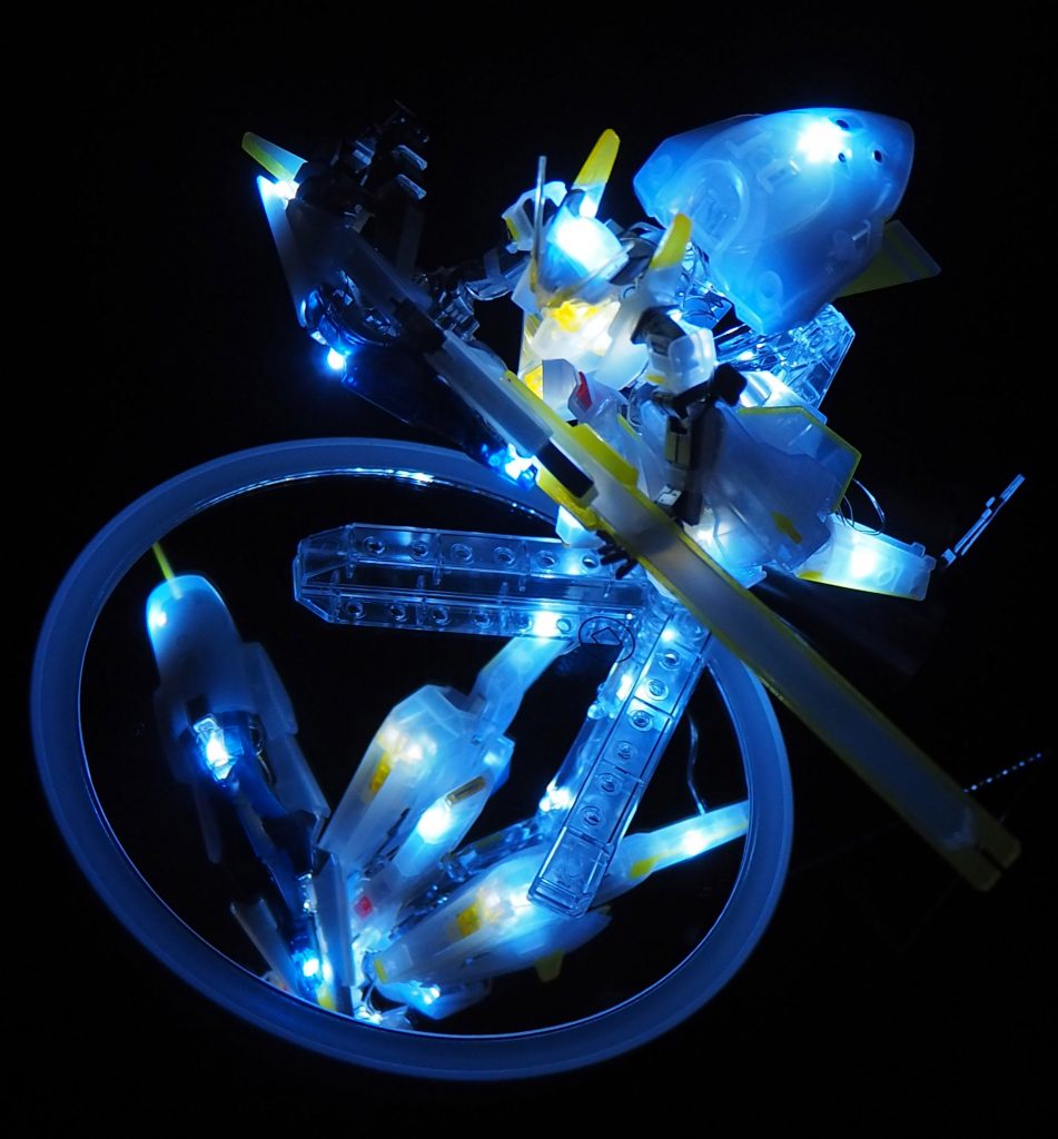 LEDミラーをオフにして撮影するとウーンドウォートが鏡に映り込んで、シッカリと発光もしているのが見えて綺麗だと思いました。