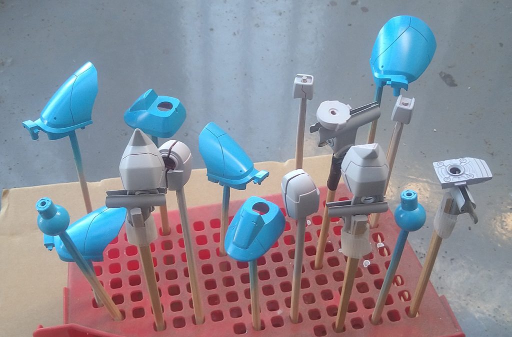 サフ吹きと缶スプレーで着色