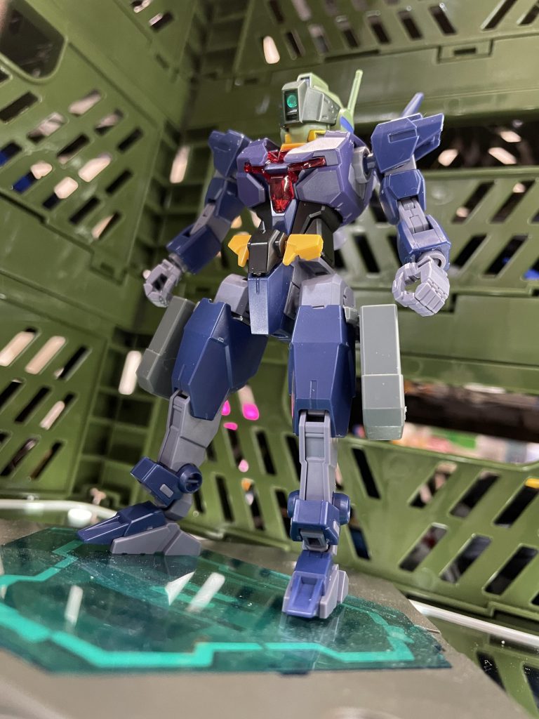 コアナジムデスペラードのコア形態。機体コンセプトは「アーマーに依存しない戦闘能力」主に作戦前の偵察や情報収集に利用する形態のためバイザーはおりている。ジムスナイパーK9とコアガンダムⅡのミキシング機体で脚部ホルスターにそれぞれビームショートガン背部にビームサーベルを装備している。名前の由来はコアガンダムとジム、そしてデスペラードの本来のユーザー名「ナジム」から。なおミラージュ以外がこの名前を呼んでも彼は反応しない。そういうものなのだ。