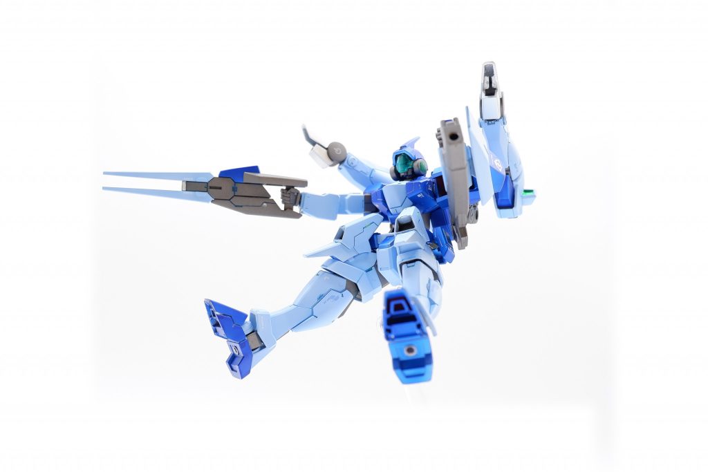 腕でほかの武器を打ちながらでも撃つことが可能