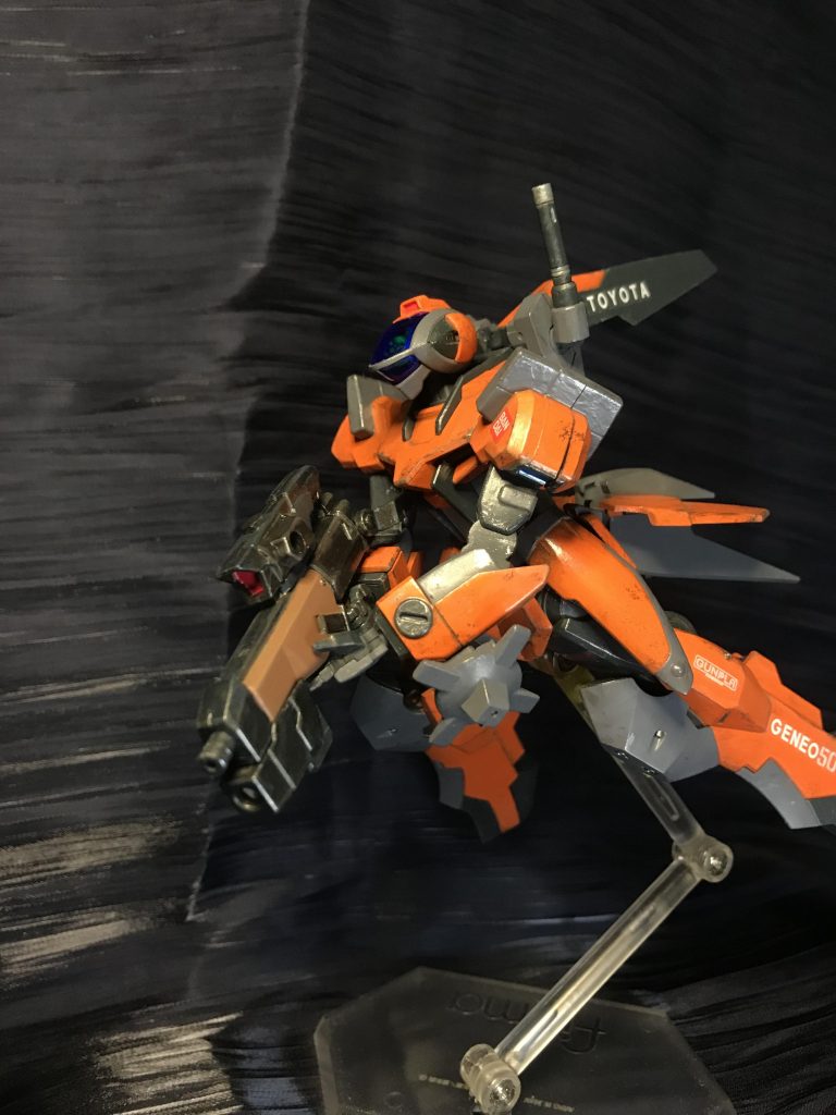 ここは治安がよろしくなく「自分の身は自分で守りましょう」な状態。ライフルはバザーで購入したもので100年以上前のモデルだが問題無く稼働する。単純で堅牢なロングセラー品。通常、重力下でライフル類を落下させると衝撃で作動不良を起こしたりする。しかしこのライフルは50メートルから地面に落下させ泥水に数ヶ月浸けてあっても稼働したという逸話を持つ。射撃精度はそれなり。※武器は本体と別な物感を出したかったので全く関係ない色にしました。