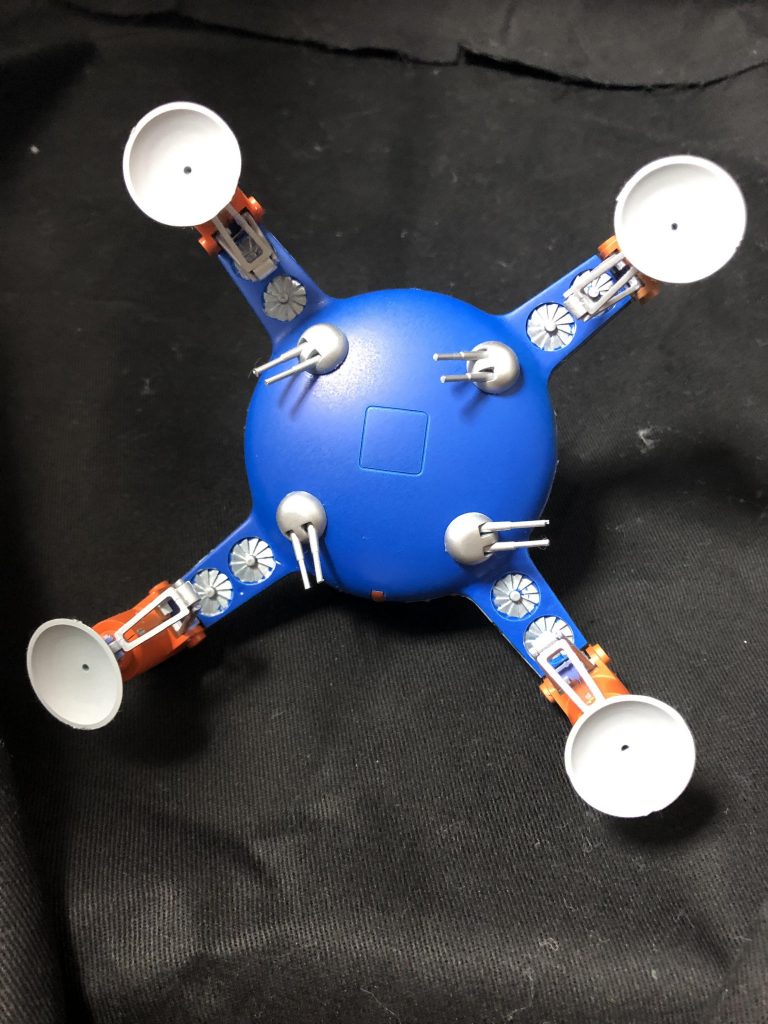 シルバーは確かエアブラシで塗った気がします。オレンジもいつもは筆塗りですがここもエアブラシだったかな？