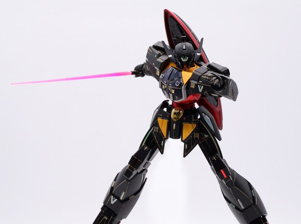 色は違いますが黒だとビルドファイターズトライの黒いターンエーを思い出しますね。