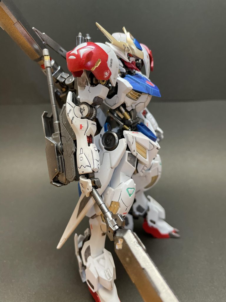 初めて投稿したルプスと同じく、改造箇所は腰、襟、顎の延長と先端のシャープ化