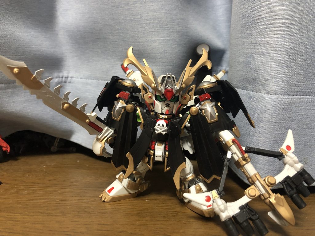 大剣は、ムラマサソードをイメージして、銃は、ピーコック・スマッシャーをイメージして作りました。