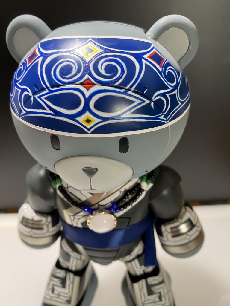 頭の文様は全てタミヤエナメルで筆描きです。