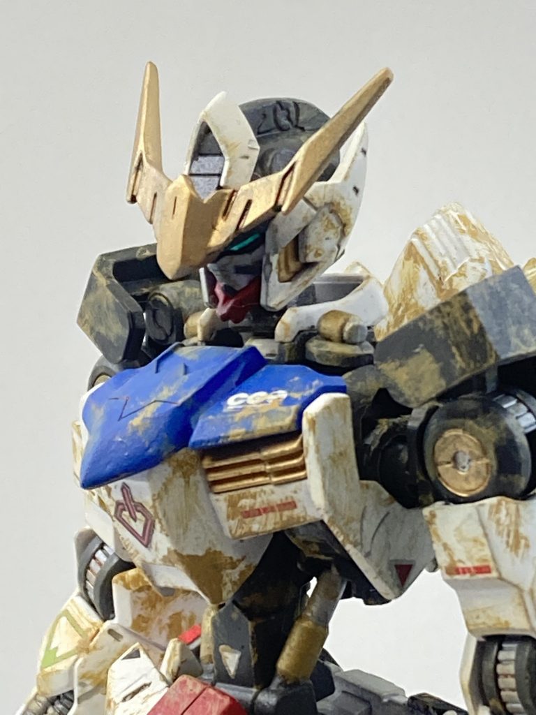 アンテナの整形には気を使いました。モデルはMGのバルバトスです。