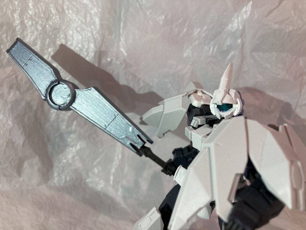 大型メイスで相手を叩きのめして戦います。