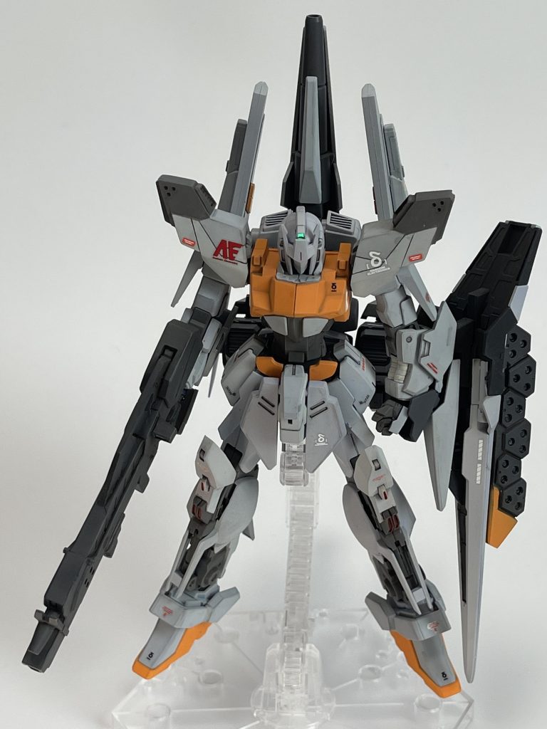 俯瞰。ガントレットはフルアーマー百式改を意識してナックルガード部のみ暗色で塗り分けています。炸裂ボルトの丸ディテール付けようかと思いましたが過剰なのでやめました。