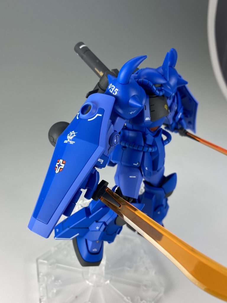 盾の反対側はこんな感じ（╹◡╹）自分の想像していた色に完成したので自分的には大満足！今まで作った作品の写真も上げていこう思ってるのでフォロー頂けると嬉しいです♫  