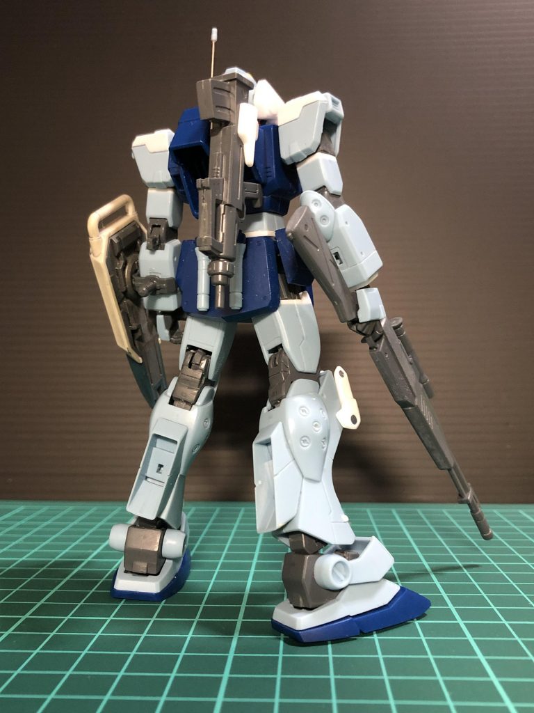 盾（とビームライフル）はEz8から流用しています。