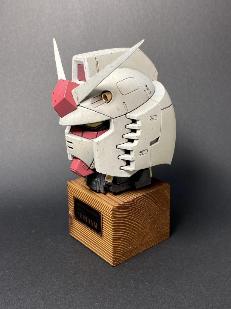 バルカン部分も丸く、線も入れたくなり、