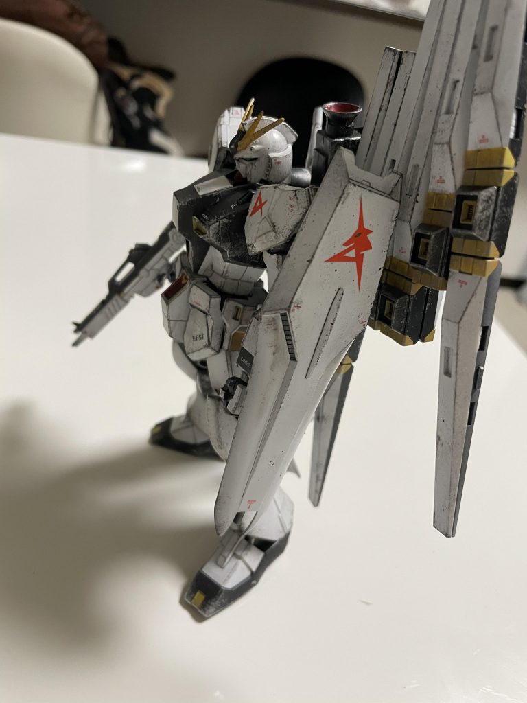 HGUC νガンダム 全塗装–4枚目/制作者：NbHaruto