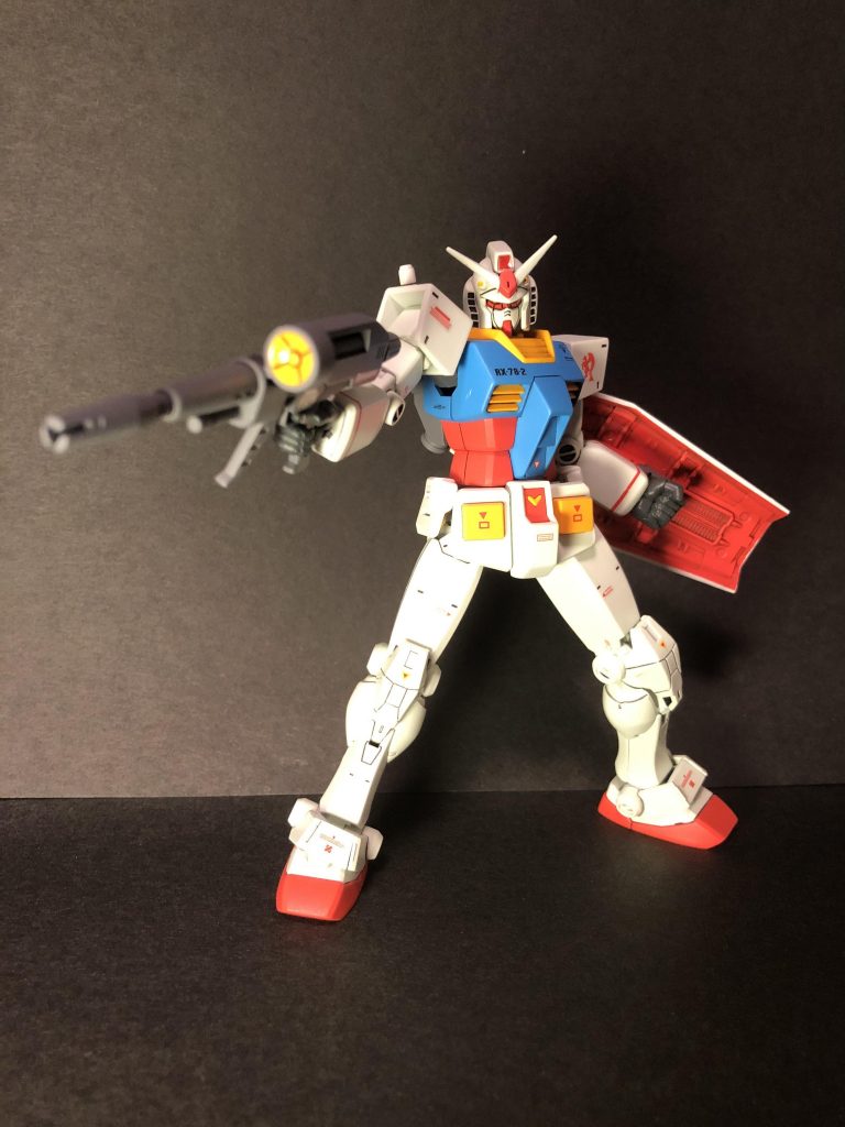 21:頭と腕と盾191:胴体とライフルビヨグロ:足EG:腰とツノの一部ハンド:ロボマニ丸指Sアニメーションカラーで塗った後につや消しをコートメインカメラは付属シールとクリアレジン