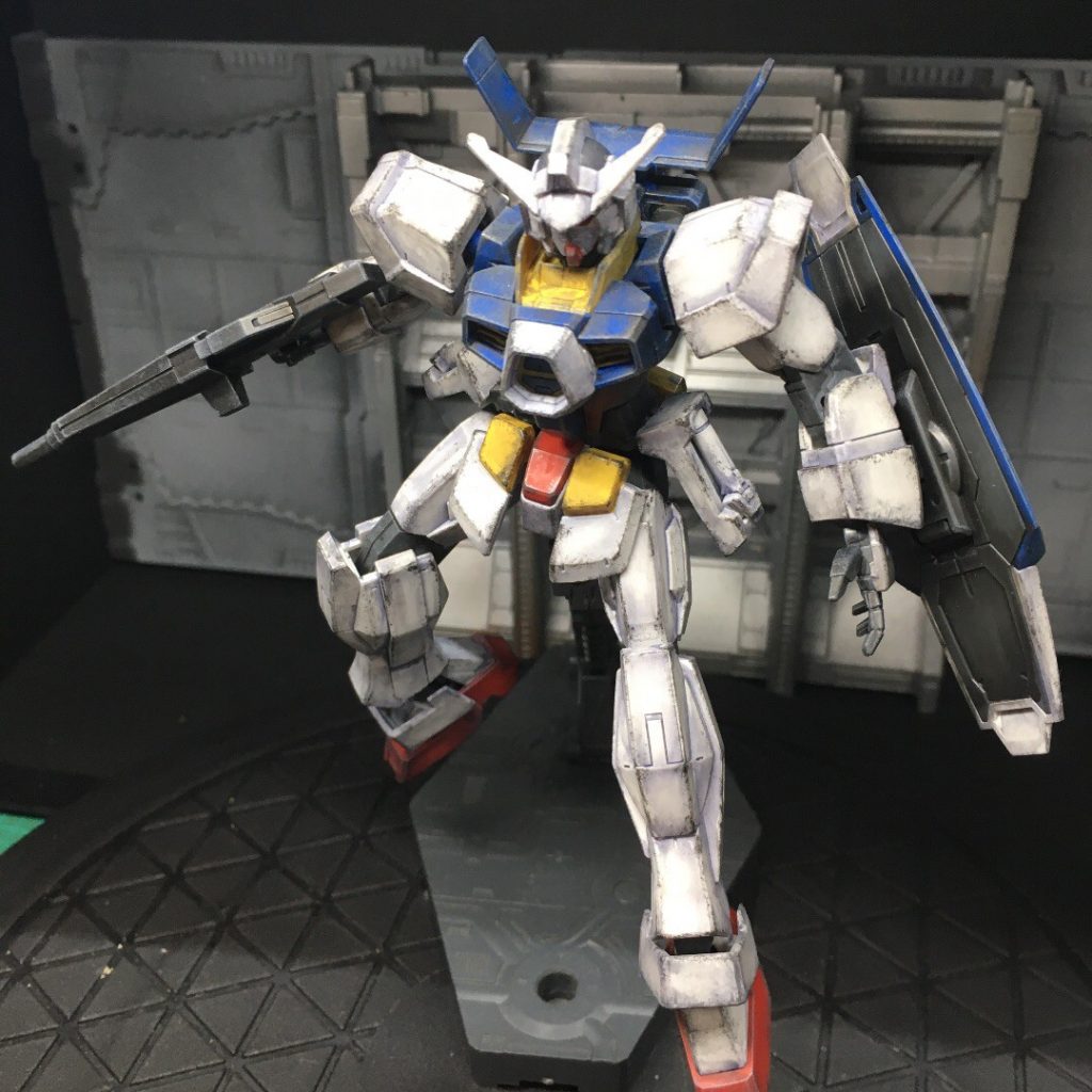 飛んでる感じでポージング！