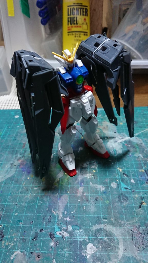 フルクロス見たいになります穴が開いていてミサイルポットとかつけられます