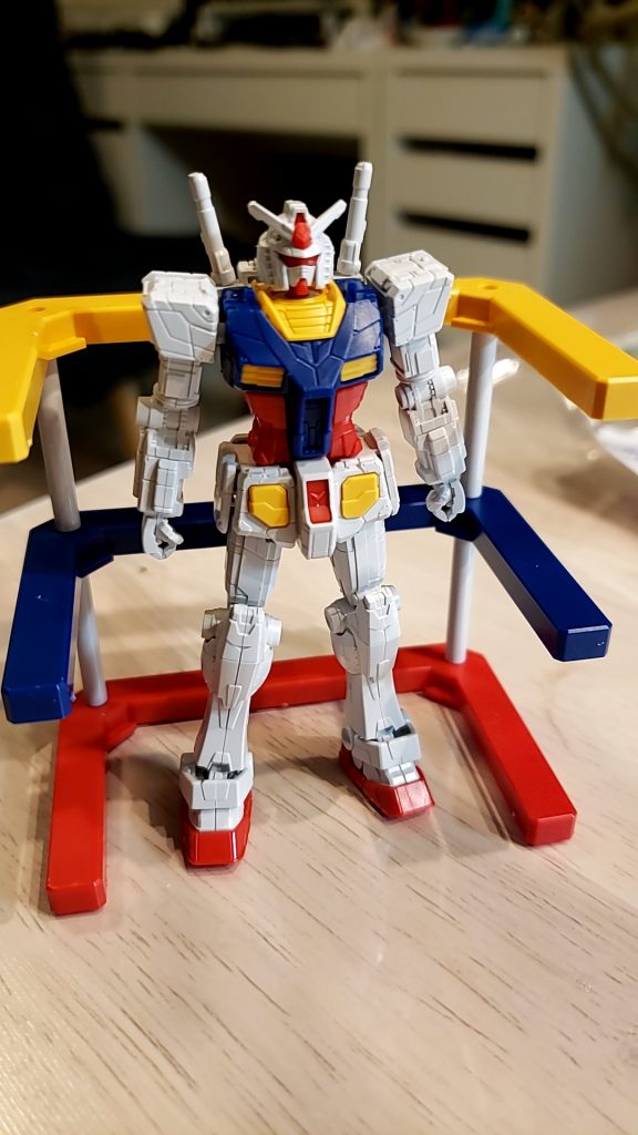 素組みです。可動箇所は少ないですがスジボリは良好です。