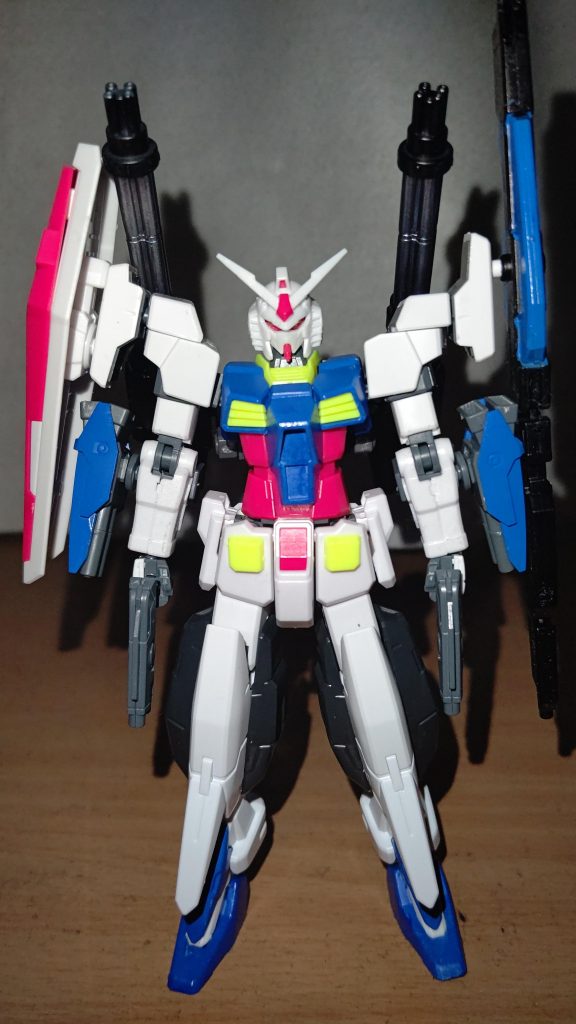 ビルドダイバーズシリーズよりGBNベースガンダム。GBNのスタッフがベースガンダムを気に入り自分の好みを反映する形でカスタムしたガンプラ…という設定で制作しました