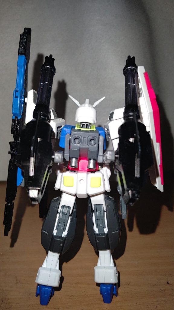 基本的に難しい加工はせず既存のガンプラのパーツを差し替えるだけのお手軽改造です(　・ω・)