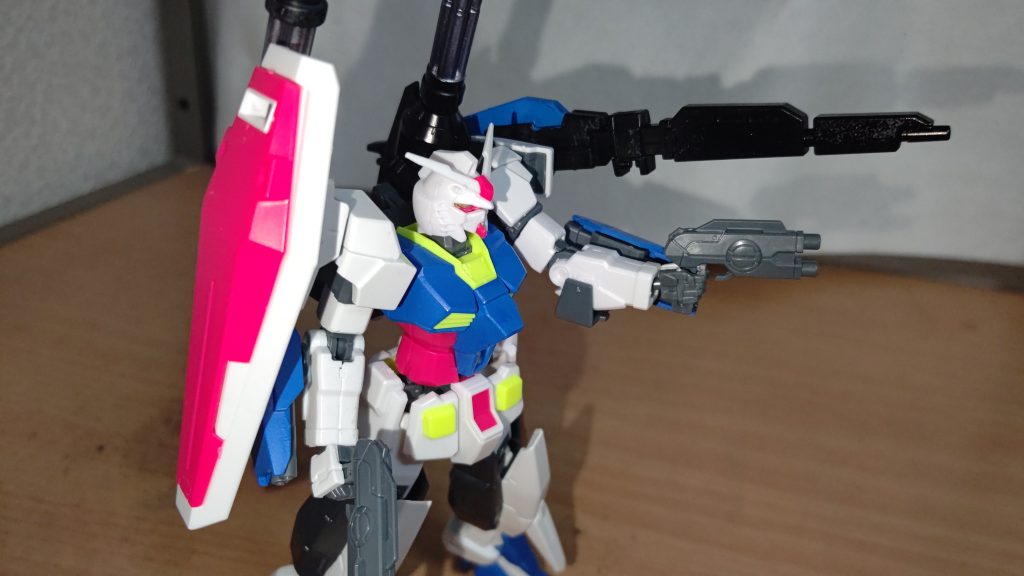 ロングレンジビームライフルアメイジングレッドウォーリアから流用、主に狙撃や奇襲に用いられる